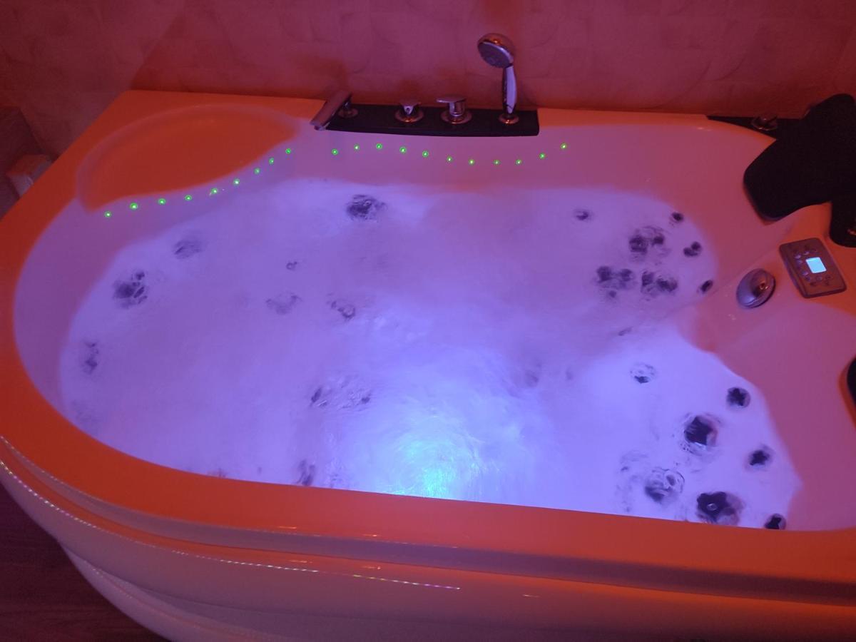 Apartamento Buenavista Con Jacuzzi Y Jardin Privado En Abadía Zewnętrze zdjęcie